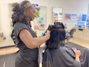 حصلت مدارس مستحضرات التجميل وبرامج الشهادات الأخرى على إعفاء من قواعد على مستويات كسب الخريجين
