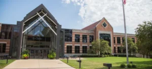 هدية بقيمة 5 ملايين دولار لسداد ديون جامعة كلارك